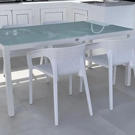 Fashion Armonia, Heated Pool